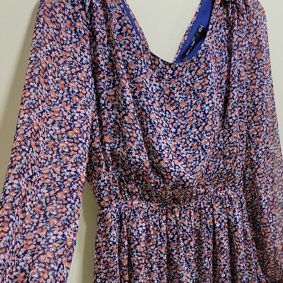 Doe & Rae Pink and Blue Floral Long-Sleeve V-Neck Dress - Picture 2 of 7